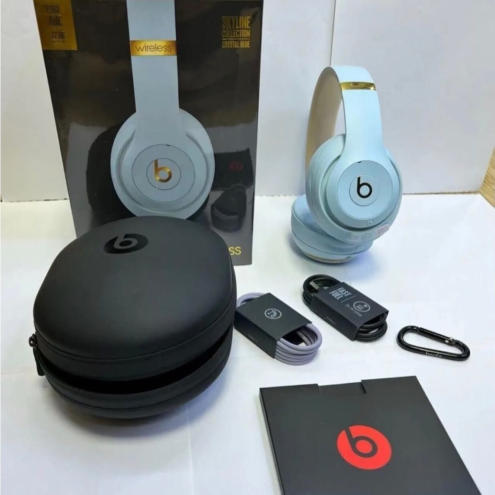 Beats by Dre studio 3 wireless headphones blue color new with full packaging